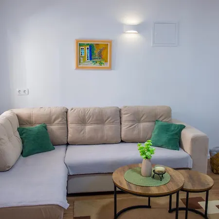 Novax - Free Parking